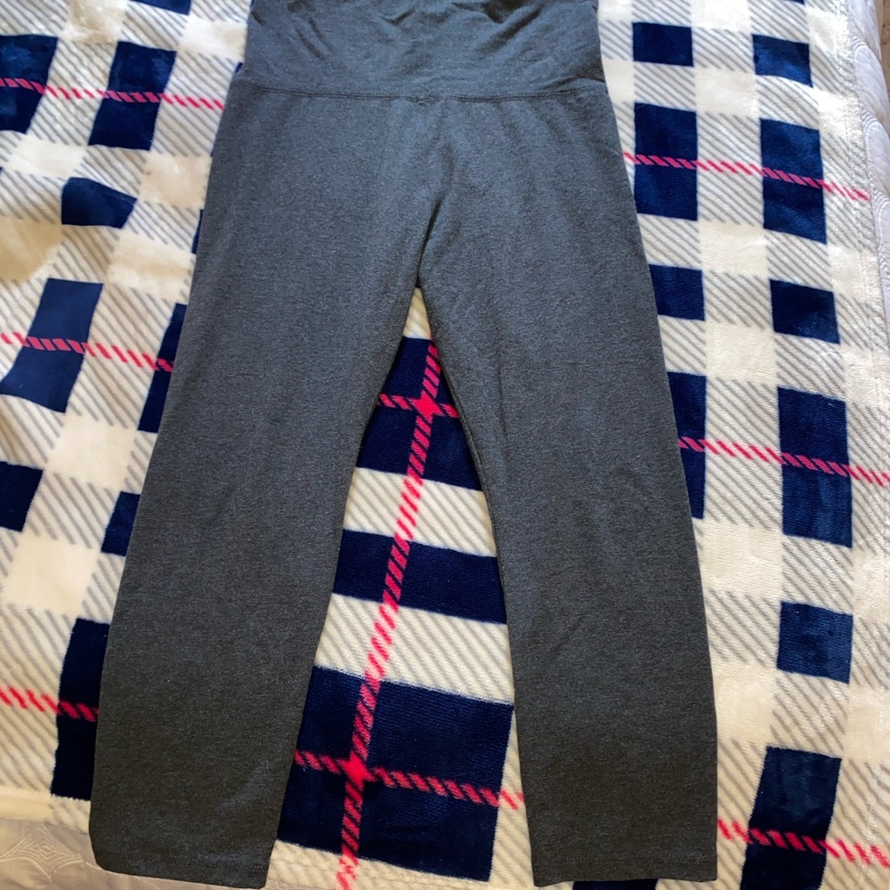 T Party YogaPants size medium make offers!